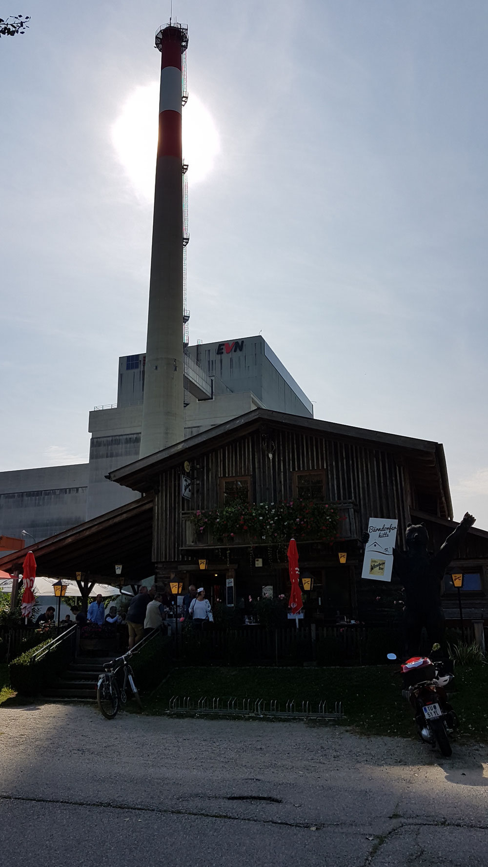 Bärndorfer 🐻 Hütte vor dem AKW