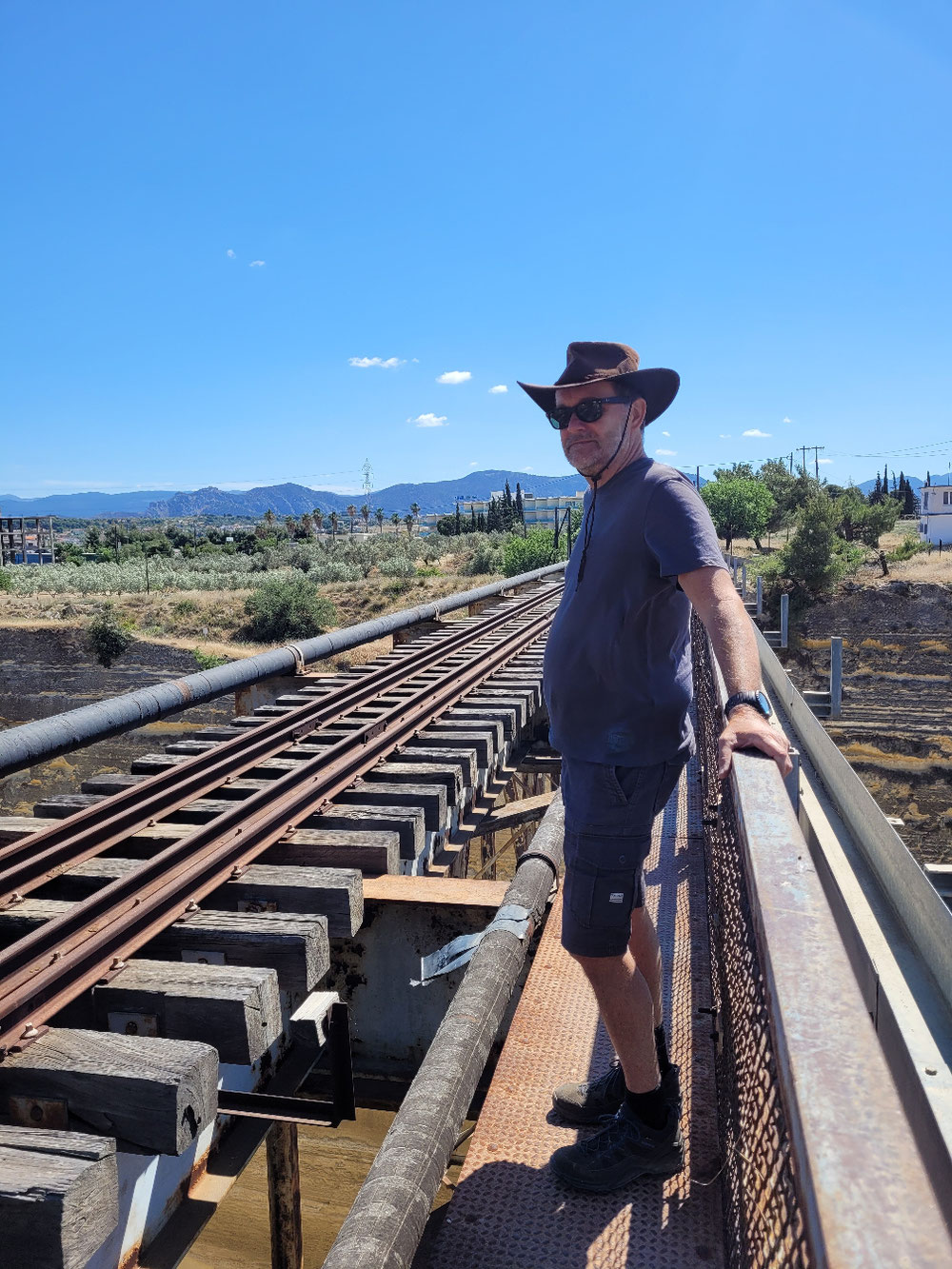 Auf der Eisenbahnbrücke - unerlaubterweise