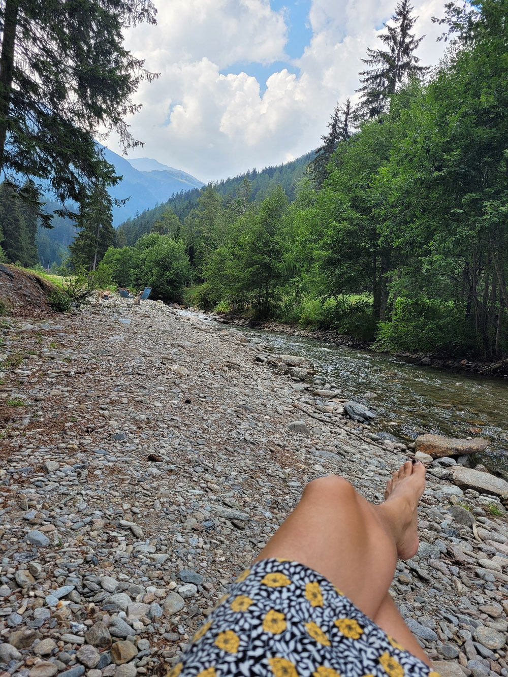 An  der Rabbies beim Campingplatz, der Regen lässt auf sich warten