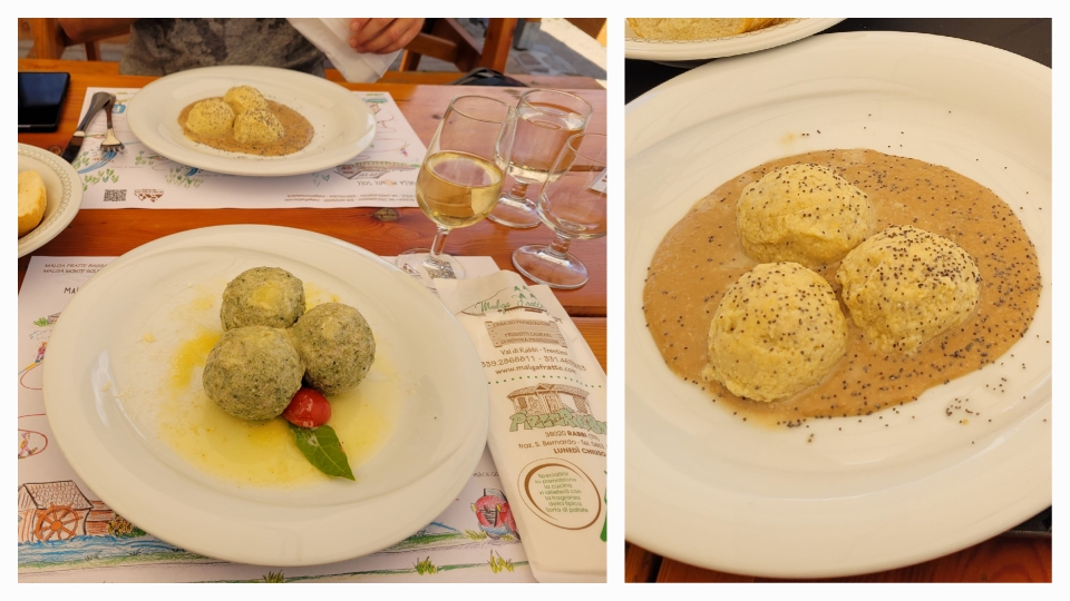 Spinatknödel und Polentaknödel mit Gorgonzola-Nuss-Sauce