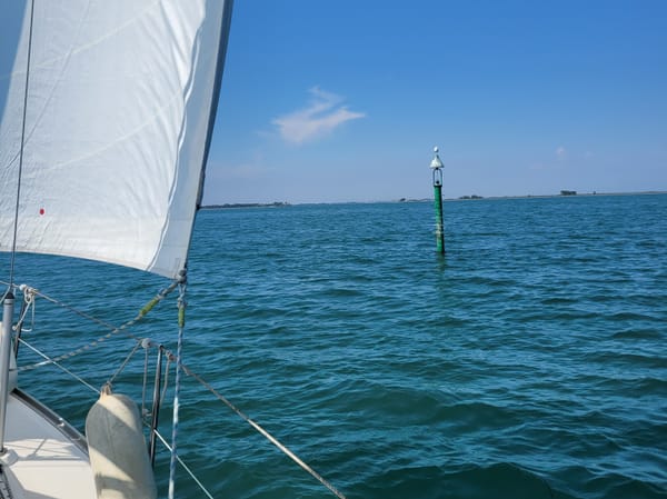 02.05.25 Italienische Marinatour: Carol, Peter und Cici